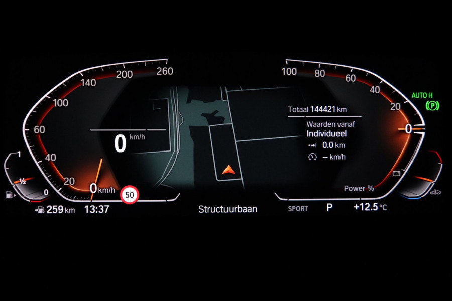 BMW 1-serie 118i M SPORT / PANODAK / LIVE COCKPIT / LED / CAMERA / CARPLAY