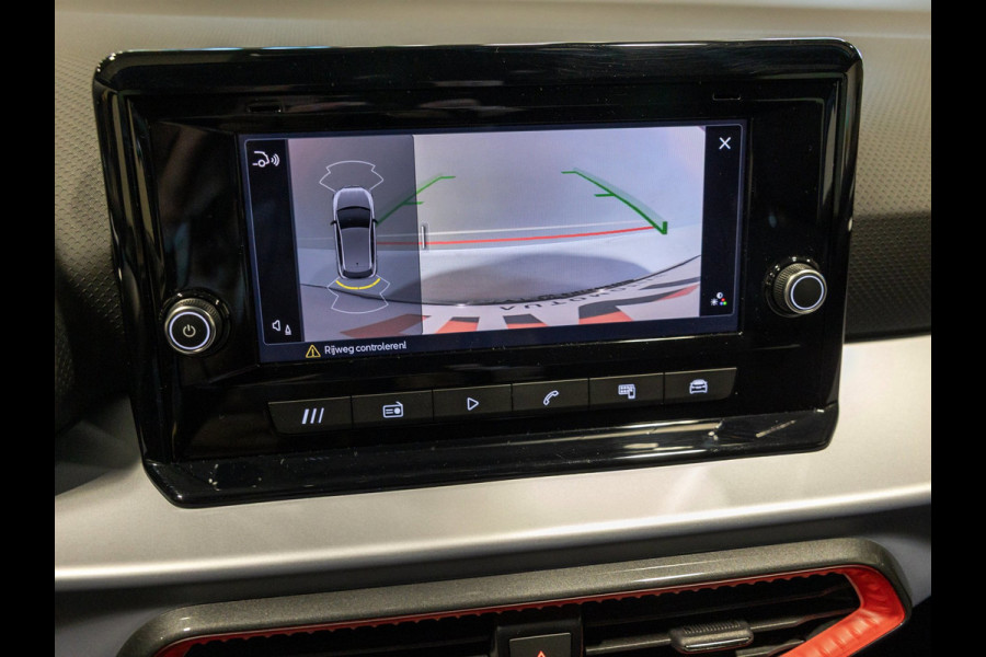 Seat Ibiza 1.0 TSI Style Business Connect FR / 116pk / Achteruitrijcamera / Apple Carplay / Airco / Stoelverwarming