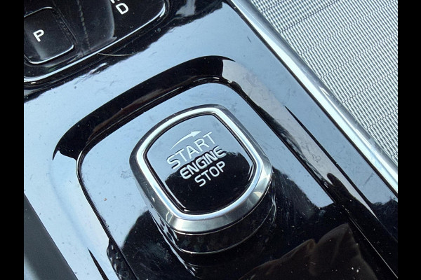 Volvo V60 2.0 B4 205 pk R-Design sport, Black edition, vele opties, sport leder, dealer onderhouden, 1 e eigenaar, NL auto met nap