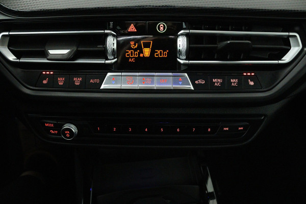 BMW 2 Serie Gran Coupé 218i High Executive Edition (PANORAMADAK, SFEERVERLICHTING. STOELVERWARMING, DEALER ONDERHOUDEN)