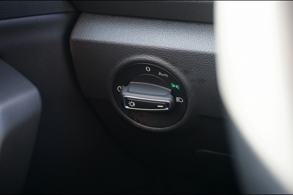 Volkswagen T-Roc 115PK Life Edition ALLSEASONS | STOELVERWARMING | PARK.SENS