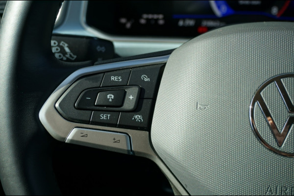 Volkswagen T-Roc 115PK Life Edition ALLSEASONS | STOELVERWARMING | PARK.SENS