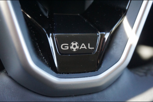 Volkswagen T-Roc 115PK Life Edition ALLSEASONS | STOELVERWARMING | PARK.SENS