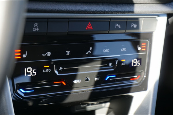 Volkswagen T-Roc 115PK Life Edition ALLSEASONS | STOELVERWARMING | PARK.SENS