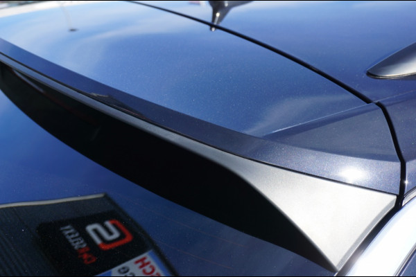 Volkswagen T-Roc 115PK Life Edition ALLSEASONS | STOELVERWARMING | PARK.SENS