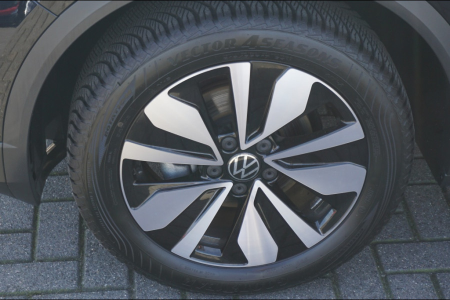 Volkswagen T-Roc 115PK Life Edition ALLSEASONS | STOELVERWARMING | PARK.SENS
