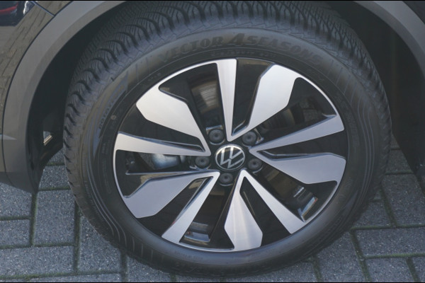 Volkswagen T-Roc 115PK Life Edition ALLSEASONS | STOELVERWARMING | PARK.SENS