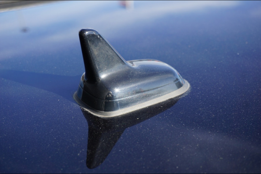 Volkswagen T-Roc 115PK Life Edition ALLSEASONS | STOELVERWARMING | PARK.SENS