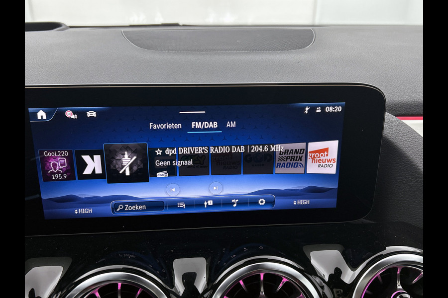 Mercedes-Benz GLA 250 e Business Solution AMG | AMG Line Plus pakket | Head-up display | Panoramaschuifdak | 360° camera | 20 inch AMG velgen | memorypakket | MULTIBEAM LED | Augmented Reality navigatie |