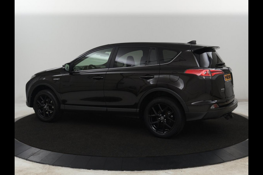 Toyota RAV4 2.5 Hybrid Black Edition | Schuifdak | Trekhaak | Adaptive cruise | Camera | Navigatie | Climate control | Bluetooth | 18'' | Getint glas