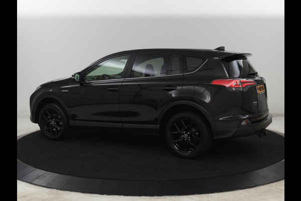 Toyota RAV4 2.5 Hybrid Black Edition | Schuifdak | Trekhaak | Adaptive cruise | Camera | Navigatie | Climate control | Bluetooth | 18'' | Getint glas
