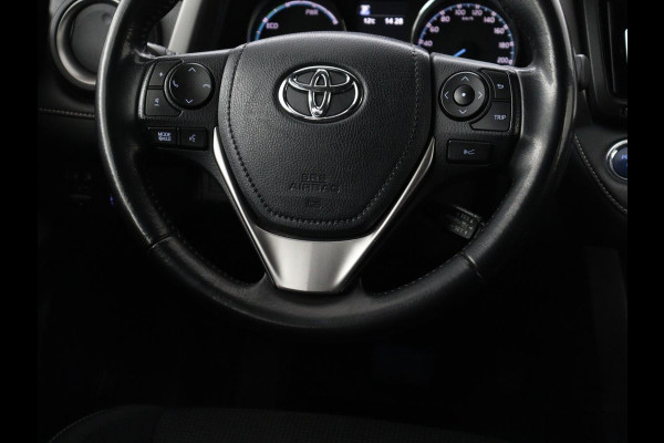 Toyota RAV4 2.5 Hybrid Black Edition | Schuifdak | Trekhaak | Adaptive cruise | Camera | Navigatie | Climate control | Bluetooth | 18'' | Getint glas