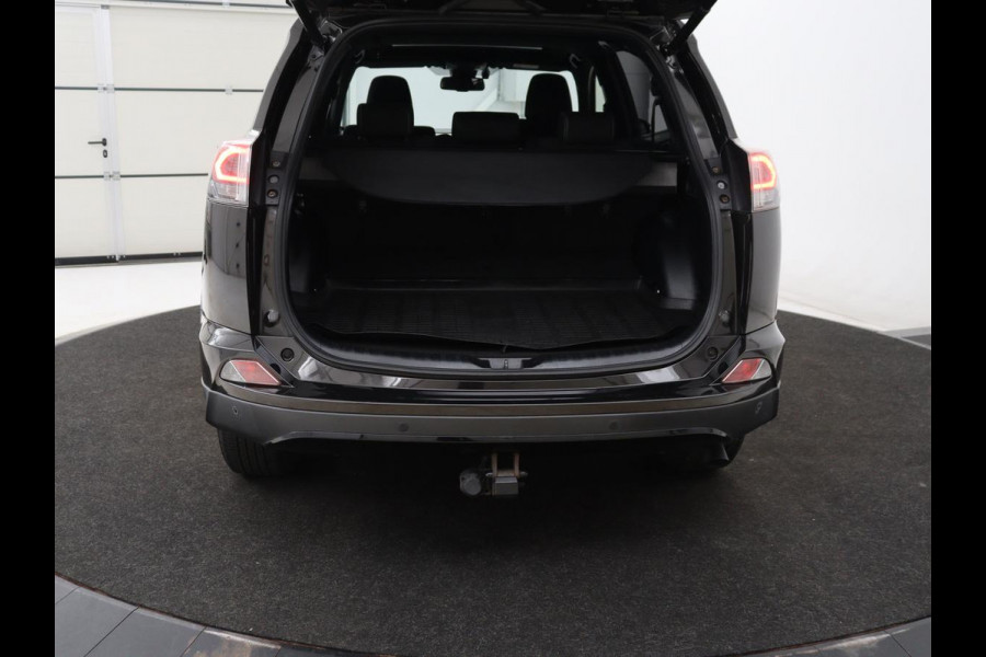 Toyota RAV4 2.5 Hybrid Black Edition | Schuifdak | Trekhaak | Adaptive cruise | Camera | Navigatie | Climate control | Bluetooth | 18'' | Getint glas