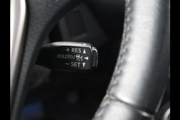 Toyota RAV4 2.5 Hybrid Black Edition | Schuifdak | Trekhaak | Adaptive cruise | Camera | Navigatie | Climate control | Bluetooth | 18'' | Getint glas