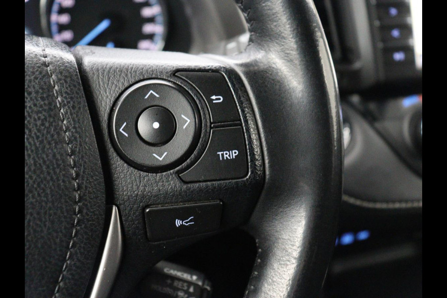 Toyota RAV4 2.5 Hybrid Black Edition | Schuifdak | Trekhaak | Adaptive cruise | Camera | Navigatie | Climate control | Bluetooth | 18'' | Getint glas