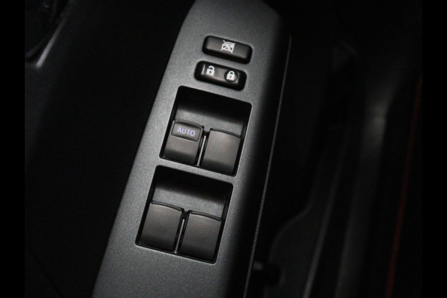 Toyota RAV4 2.5 Hybrid Black Edition | Schuifdak | Trekhaak | Adaptive cruise | Camera | Navigatie | Climate control | Bluetooth | 18'' | Getint glas