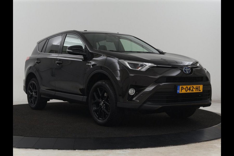 Toyota RAV4 2.5 Hybrid Black Edition | Schuifdak | Trekhaak | Adaptive cruise | Camera | Navigatie | Climate control | Bluetooth | 18'' | Getint glas
