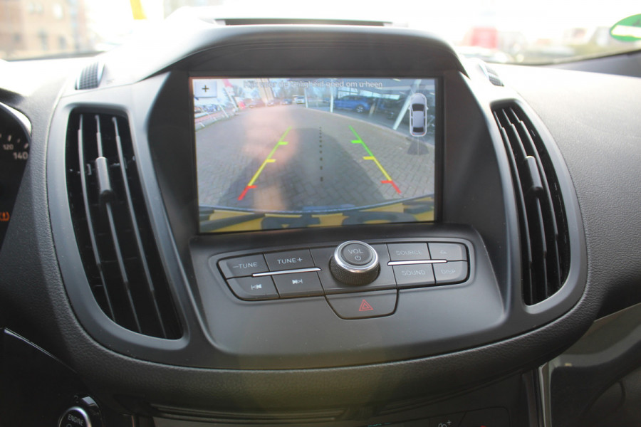 Ford Kuga 1.5 EcoBoost ST Line , 180pk , AWD , 1800kg Trekgewicht Climate control , Navigatie , Camera , Trekhaak Panorama/schuif kantel dak , Dealeronderhouden