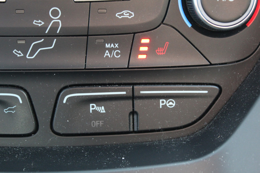 Ford Kuga 1.5 EcoBoost ST Line , 180pk , AWD , 1800kg Trekgewicht Climate control , Navigatie , Camera , Trekhaak Panorama/schuif kantel dak , Dealeronderhouden