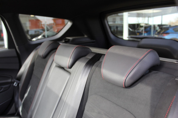 Ford Kuga 1.5 EcoBoost ST Line , 180pk , AWD , 1800kg Trekgewicht Climate control , Navigatie , Camera , Trekhaak Panorama/schuif kantel dak , Dealeronderhouden