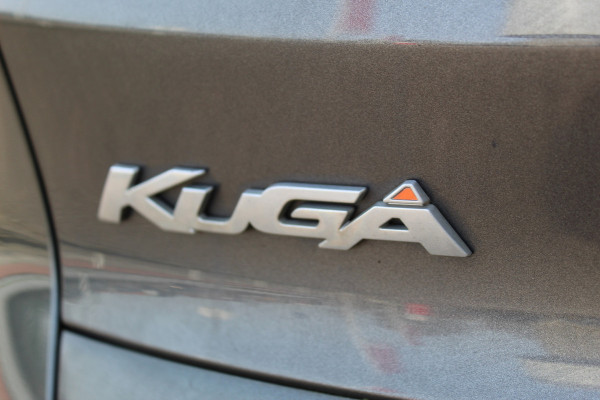 Ford Kuga 1.5 EcoBoost ST Line , 180pk , AWD , 1800kg Trekgewicht Climate control , Navigatie , Camera , Trekhaak Panorama/schuif kantel dak , Dealeronderhouden