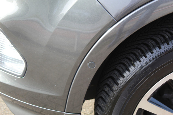 Ford Kuga 1.5 EcoBoost ST Line , 180pk , AWD , 1800kg Trekgewicht Climate control , Navigatie , Camera , Trekhaak Panorama/schuif kantel dak , Dealeronderhouden