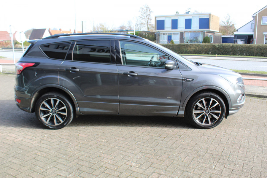 Ford Kuga 1.5 EcoBoost ST Line , 180pk , AWD , 1800kg Trekgewicht Climate control , Navigatie , Camera , Trekhaak Panorama/schuif kantel dak , Dealeronderhouden