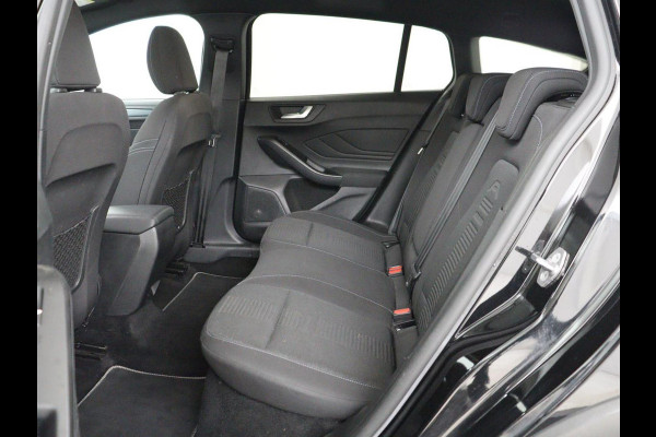 Ford Focus 1.5 EcoBoost Active X | Trekhaak | Adaptive cruise | Carplay | Camera | Digital Cockpit | Keyless | Full LED | Navigatie | Parkeerhulp | Climate control | Bluetooth