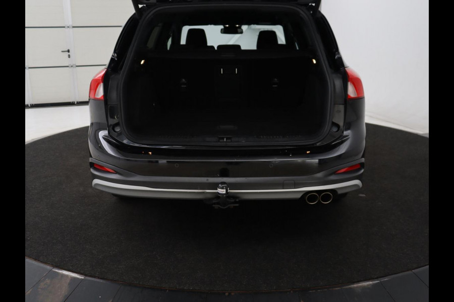 Ford Focus 1.5 EcoBoost Active X | Trekhaak | Adaptive cruise | Carplay | Camera | Digital Cockpit | Keyless | Full LED | Navigatie | Parkeerhulp | Climate control | Bluetooth