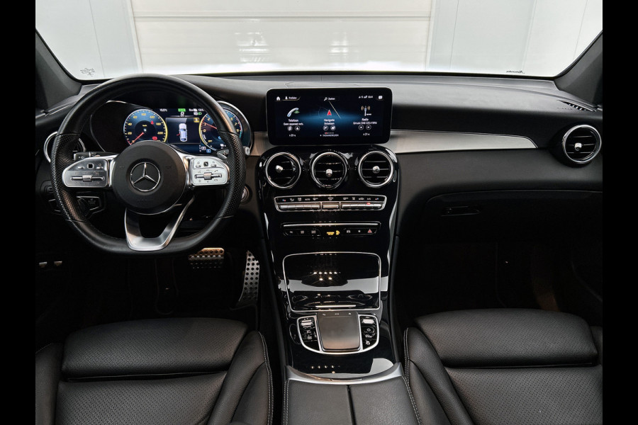 Mercedes-Benz GLC Coupé 300 e 4MATIC Plugin Hybride AMG Line | Digitale Cockpit | Leder | rode remklauwen | Panamericana Grille | Premium pakket Inclusief 24 maanden Mercedes-Benz Certified garantie voor Europa.