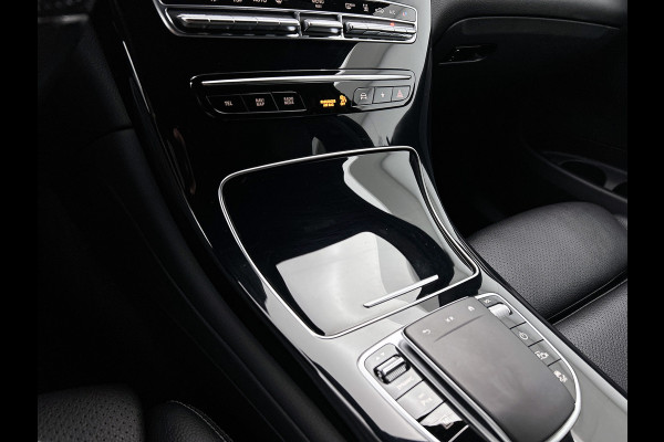 Mercedes-Benz GLC Coupé 300 e 4MATIC Plugin Hybride AMG Line | Digitale Cockpit | Leder | rode remklauwen | Panamericana Grille | Premium pakket Inclusief 24 maanden Mercedes-Benz Certified garantie voor Europa.