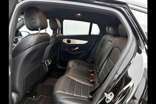 Mercedes-Benz GLC Coupé 300 e 4MATIC Plugin Hybride AMG Line | Digitale Cockpit | Leder | rode remklauwen | Panamericana Grille | Premium pakket Inclusief 24 maanden Mercedes-Benz Certified garantie voor Europa.