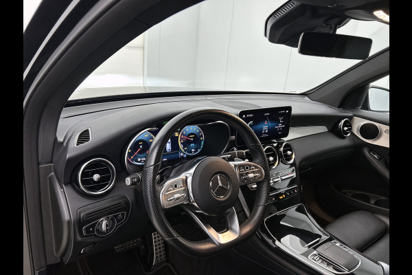Mercedes-Benz GLC Coupé 300 e 4MATIC Plugin Hybride AMG Line | Digitale Cockpit | Leder | rode remklauwen | Panamericana Grille | Premium pakket Inclusief 24 maanden Mercedes-Benz Certified garantie voor Europa.