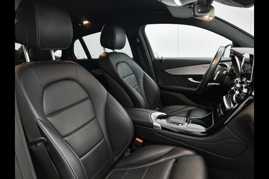 Mercedes-Benz GLC Coupé 300 e 4MATIC Plugin Hybride AMG Line | Digitale Cockpit | Leder | rode remklauwen | Panamericana Grille | Premium pakket Inclusief 24 maanden Mercedes-Benz Certified garantie voor Europa.