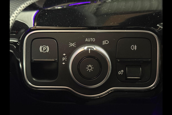 Mercedes-Benz CLA-Klasse 200 Business Solution AMG | Pano | Memory | Multibeam | Keyless | Sfeerverlichting