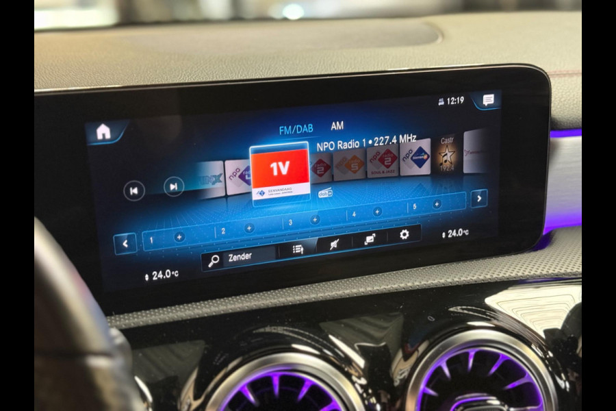 Mercedes-Benz CLA-Klasse 200 Business Solution AMG | Pano | Memory | Multibeam | Keyless | Sfeerverlichting