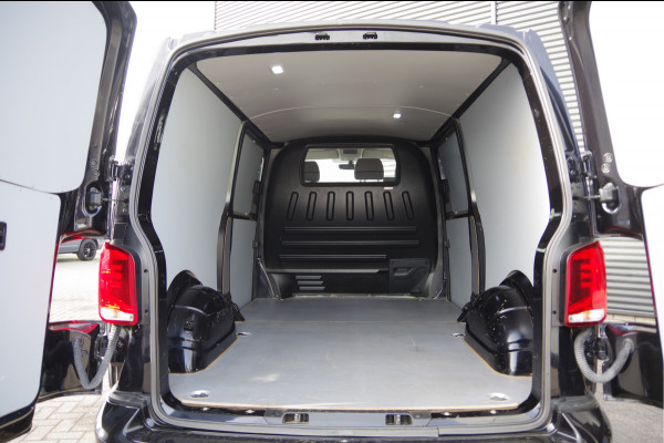 Volkswagen Transporter 2.0 TDI L2 3-ZITS, AUT. LED, 2X SCHUIFDEUR, TREKHAAK, STOELVERWARMING, CAMERA, ADAPT. CRUISE, AIRCO