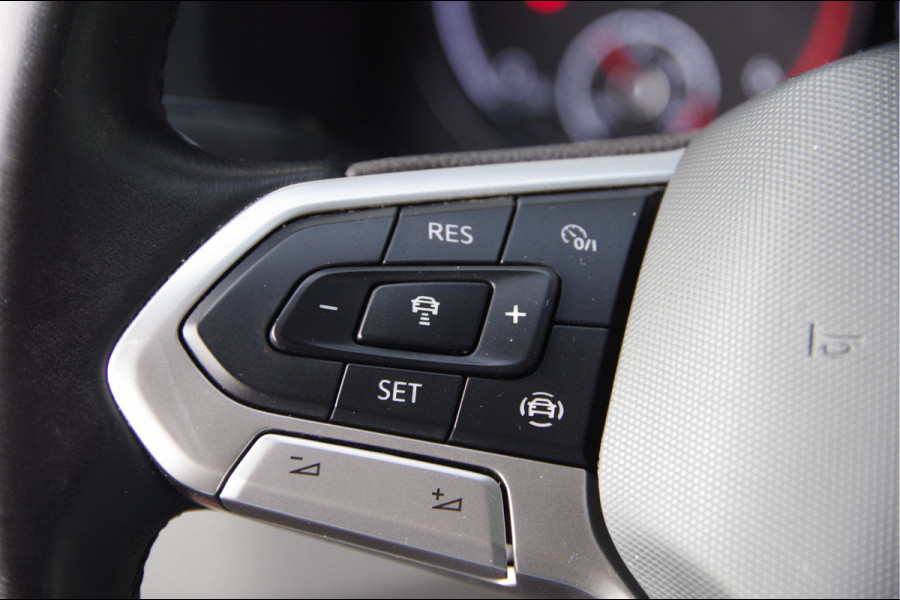 Volkswagen Transporter 2.0 TDI L2 3-ZITS, AUT. LED, 2X SCHUIFDEUR, TREKHAAK, STOELVERWARMING, CAMERA, ADAPT. CRUISE, AIRCO