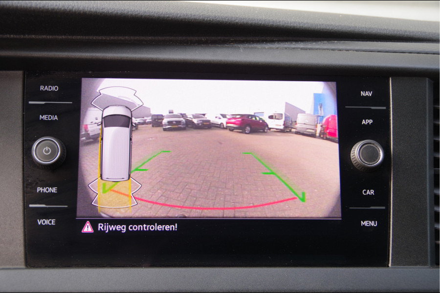 Volkswagen Transporter 2.0 TDI L2 3-ZITS, AUT. LED, 2X SCHUIFDEUR, TREKHAAK, STOELVERWARMING, CAMERA, ADAPT. CRUISE, AIRCO