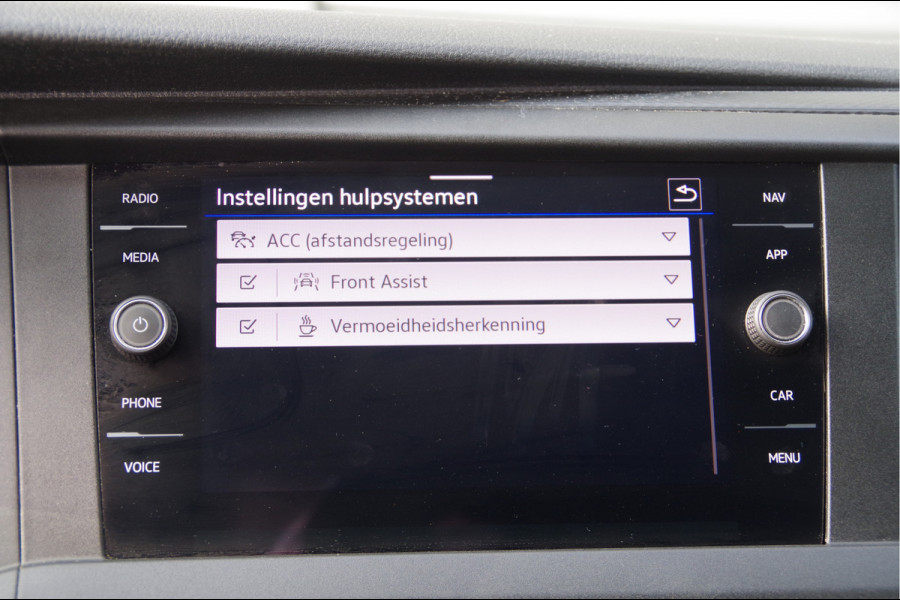 Volkswagen Transporter 2.0 TDI L2 3-ZITS, AUT. LED, 2X SCHUIFDEUR, TREKHAAK, STOELVERWARMING, CAMERA, ADAPT. CRUISE, AIRCO