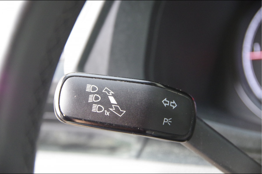 Volkswagen Transporter 2.0 TDI L2 3-ZITS, AUT. LED, 2X SCHUIFDEUR, TREKHAAK, STOELVERWARMING, CAMERA, ADAPT. CRUISE, AIRCO