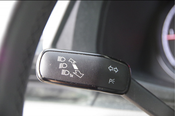 Volkswagen Transporter 2.0 TDI L2 3-ZITS, AUT. LED, 2X SCHUIFDEUR, TREKHAAK, STOELVERWARMING, CAMERA, ADAPT. CRUISE, AIRCO