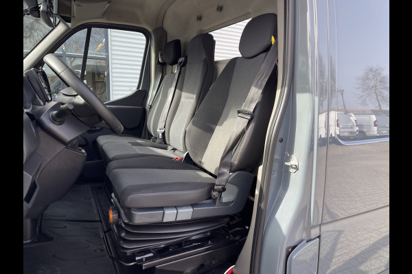 Renault Master T35 2.3 dCi 150pk L3H3 Energy Comfort / vaste prijs rijklaar € 21.950 ex btw / lease vanaf € 358 / ideaal voor camper ombouw / omvormer / standkachel / trekhaak