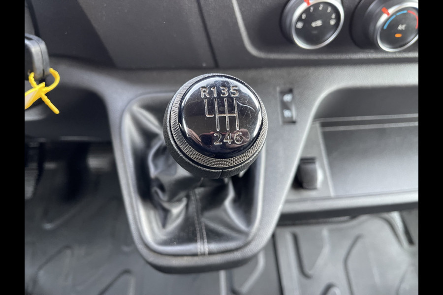 Renault Master T35 2.3 dCi 150pk L3H3 Energy Comfort / vaste prijs rijklaar € 21.950 ex btw / lease vanaf € 358 / ideaal voor camper ombouw / omvormer / standkachel / trekhaak