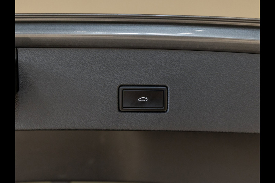 Volkswagen T-Roc 1.5 TSI Style / 150pk / Lederen bekleding / Airco / Achteruitrijcamera / Stoelverwarming / Cruise