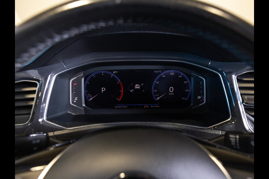 Volkswagen T-Roc 1.5 TSI Style / 150pk / Lederen bekleding / Airco / Achteruitrijcamera / Stoelverwarming / Cruise