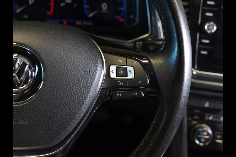 Volkswagen T-Roc 1.5 TSI Style / 150pk / Lederen bekleding / Airco / Achteruitrijcamera / Stoelverwarming / Cruise