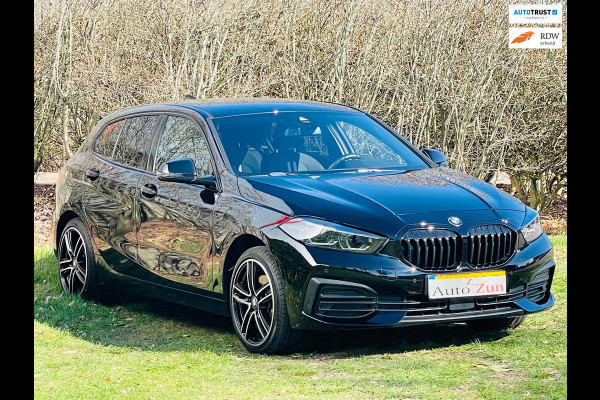 BMW 1-serie 118i High Executive/Automaat/Carplay/Navi/Cruise C