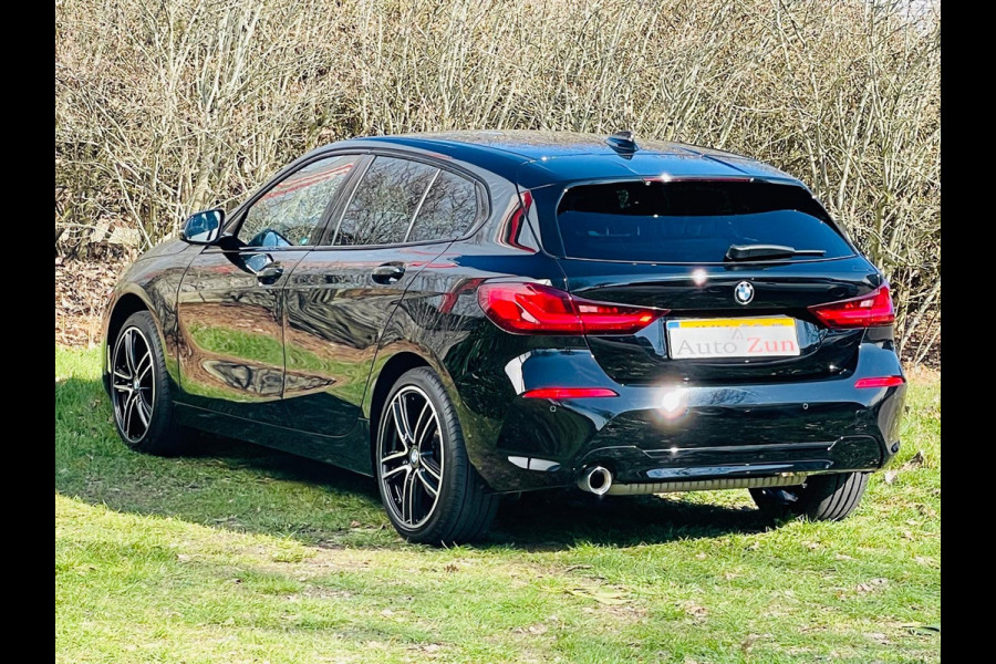 BMW 1-serie 118i High Executive/Automaat/Carplay/Navi/Cruise C