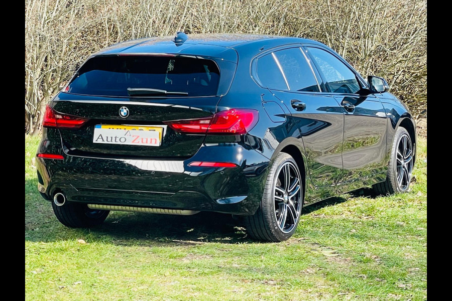BMW 1-serie 118i High Executive/Automaat/Carplay/Navi/Cruise C